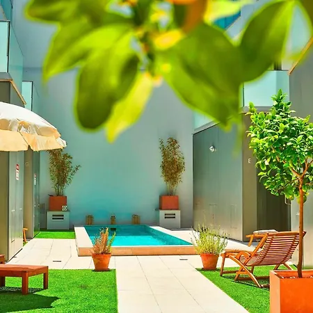 Executive Townhouse, Centre, Shared Pool