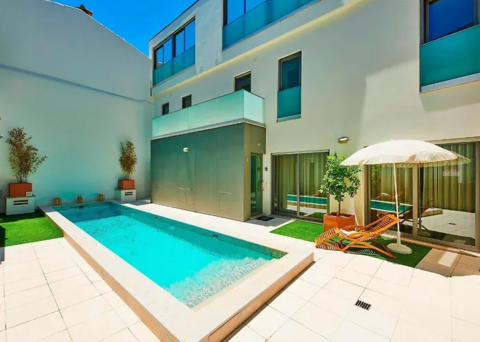 Feriehus Executive Townhouse, Centre, Shared Pool Tavira