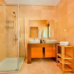 Executive Townhouse, Centre, Shared Pool *
