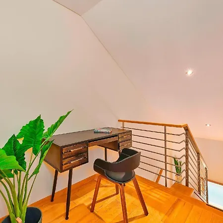 Executive Townhouse, Centre, Shared Pool *